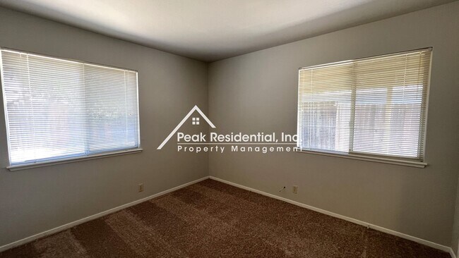 Building Photo - A Charming Colonial Village 3bd/1ba House ...