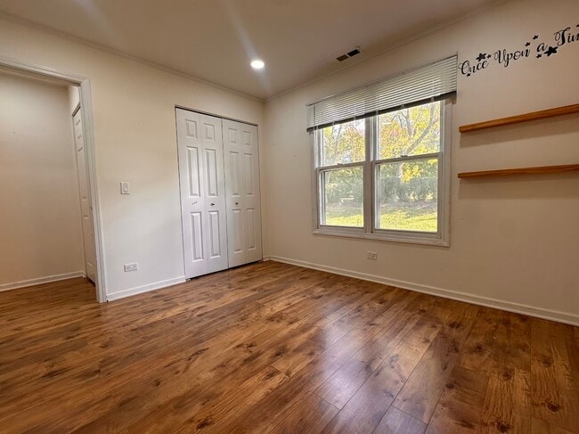 Building Photo - 263 Southwick Ct