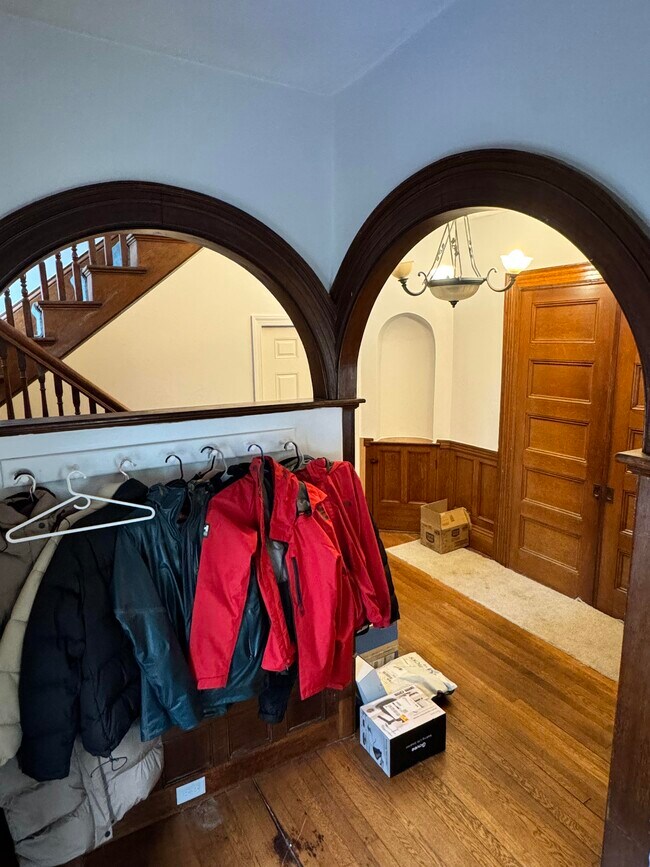 Building Photo - 95 Cherry St