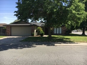 Building Photo - 952 Mango Dr