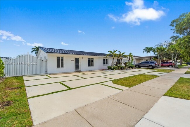 Building Photo - 5103 SW 128th Pl