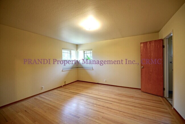 Building Photo - Terra Linda Home, 3-bedroom, 2-bath, singl...