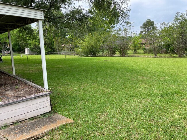 Building Photo - 242 Adler Dr