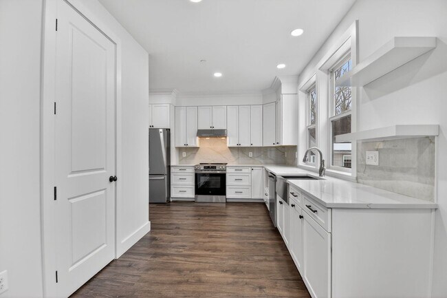 Building Photo - Spacious New Build in Quiet Silver Spring - Available Now