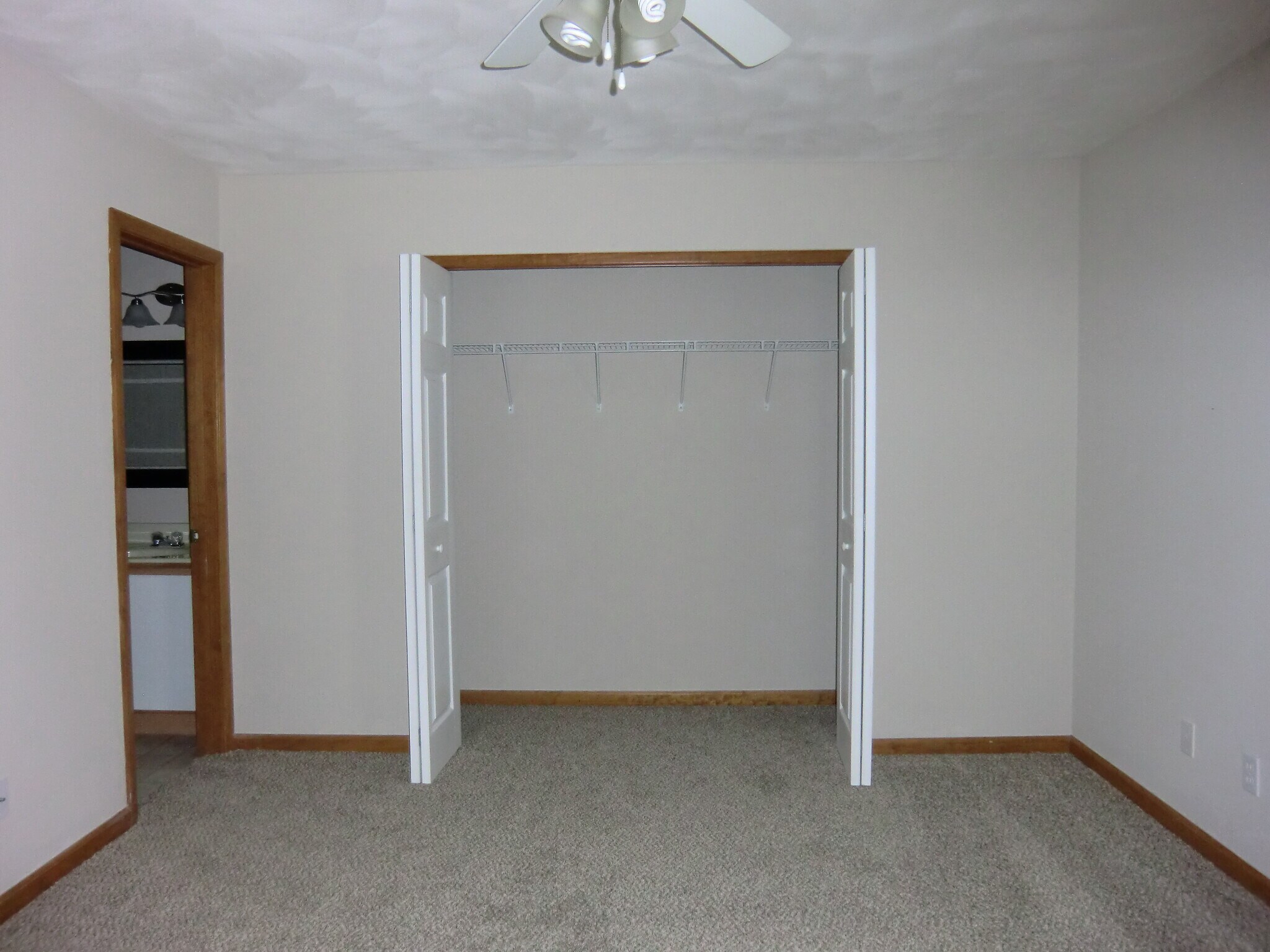 Building Photo - 211 Autumn Pine Dr