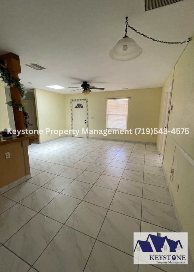 Building Photo - Horse Property with Corrals/Stables - Home...
