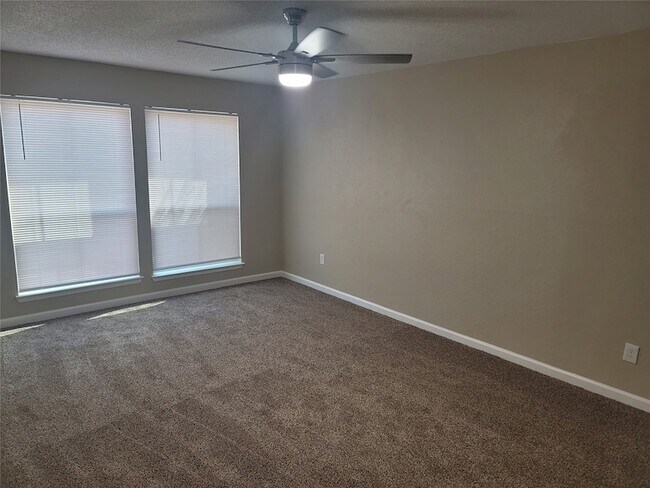 Building Photo - 4616 Country Creek Dr