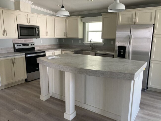 Primary Photo - 3630 Vine Trl