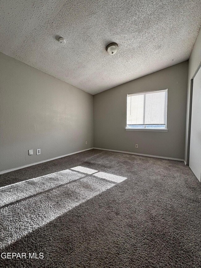 Building Photo - 10840 Obsidian St