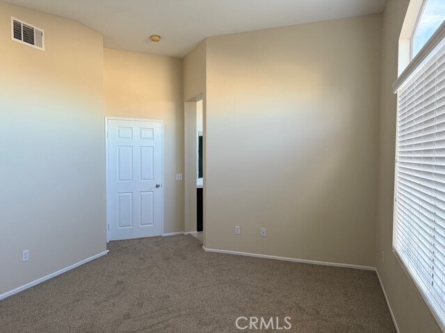 Building Photo - 5553 Pheasant Dr