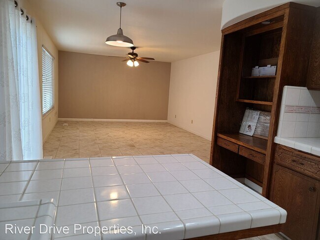 Building Photo - 4 br, 2.5 bath House - 3355 San Fernando C...
