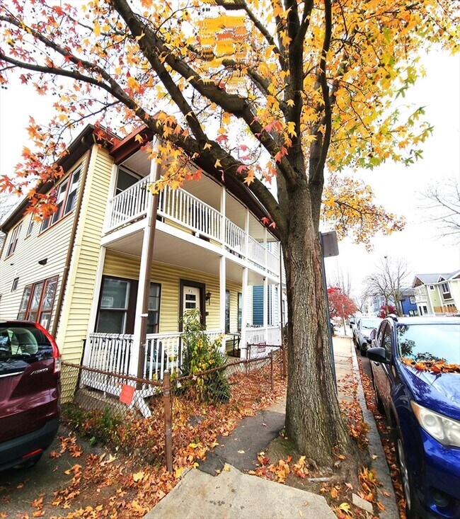 Primary Photo - 85 Harvey St