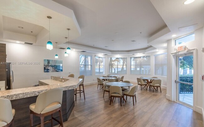 Building Photo - 3255 NE 184th St