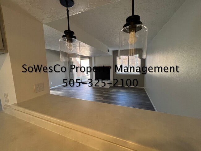 Building Photo - Beautifully Remodeled Condo (with seasonal pool upon availability)