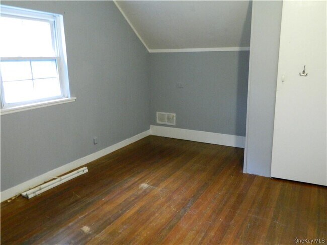 Building Photo - 34 Kings Hwy