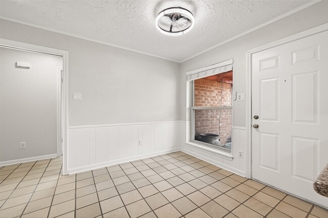 Building Photo - 6207 Claridge Dr