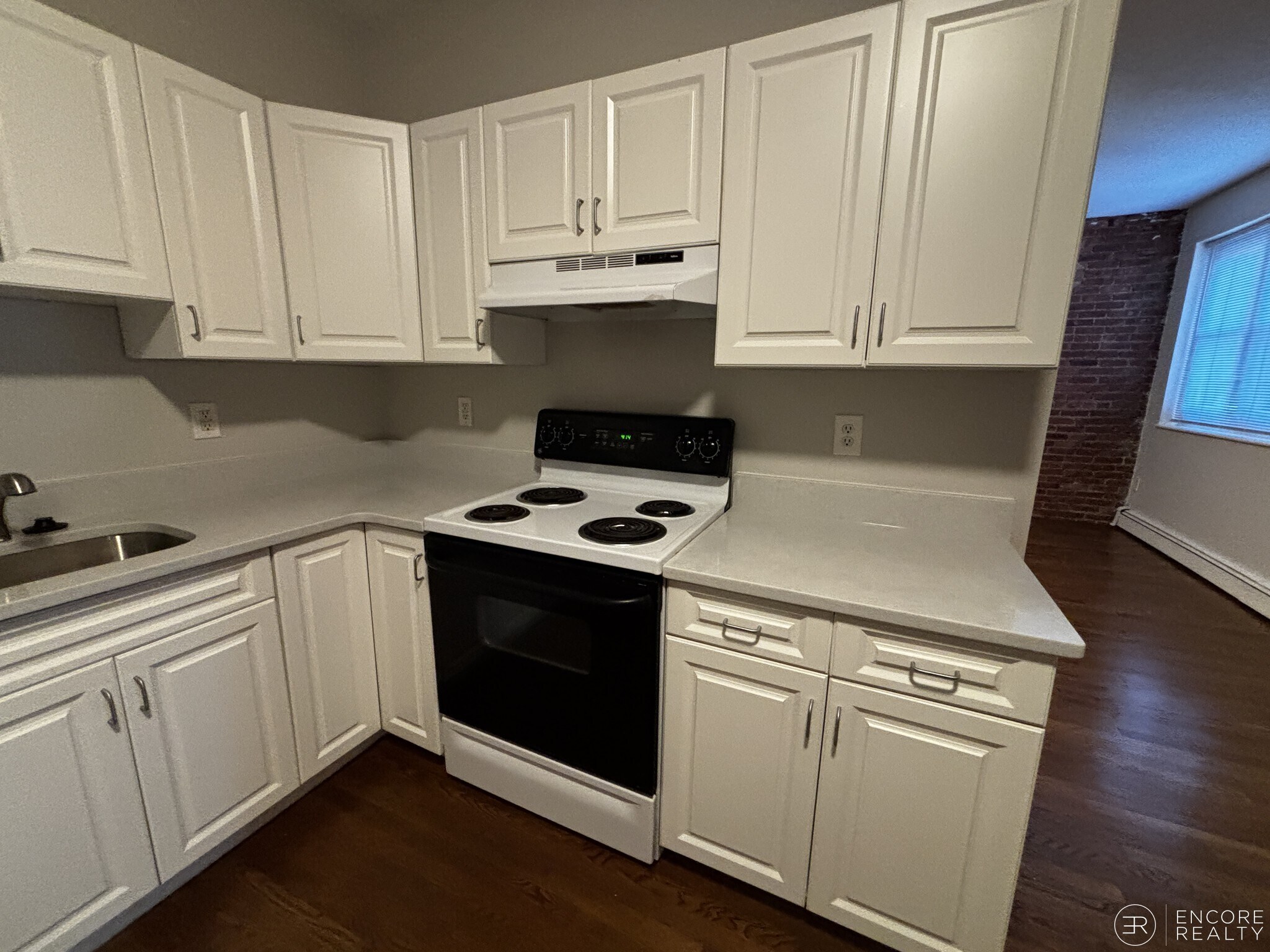 Building Photo - 15 Stearns Rd