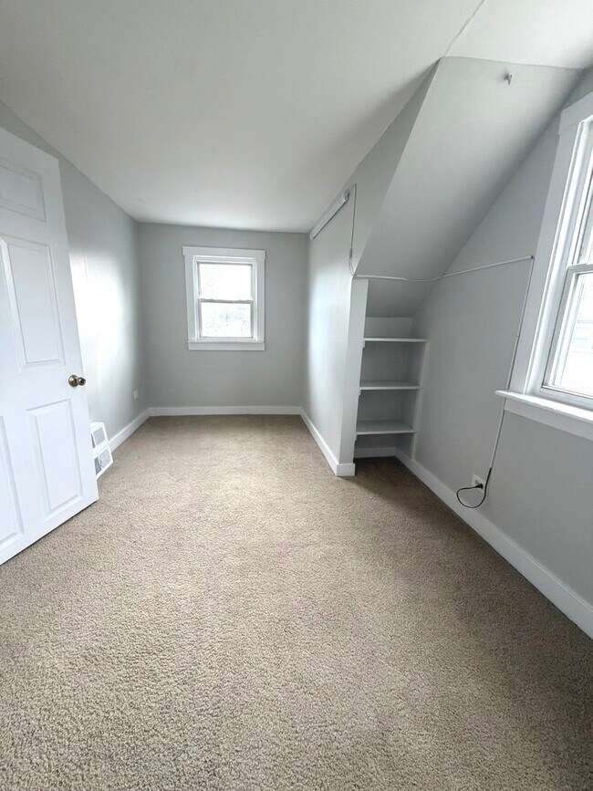 Building Photo - 2209 Douglas Ave