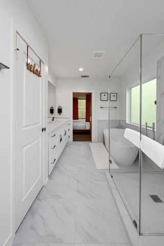 Building Photo - 8419 Woodward St