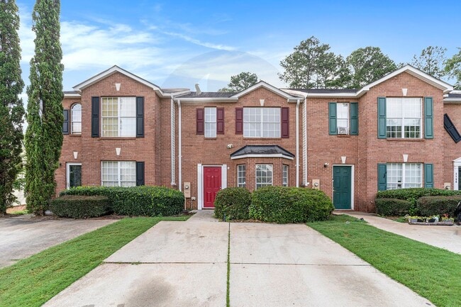 Building Photo - 3BR/2.5BA Townhouse Near Flat Shoals Parkway!