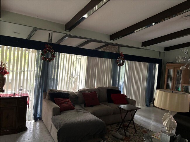 Building Photo - 4609 Bayberry Ln