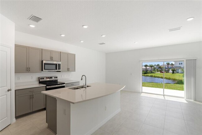 Building Photo - 15117 Cuzcorro Ct