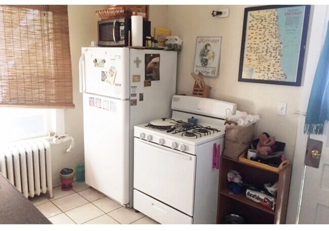 Building Photo - 733 Elm St