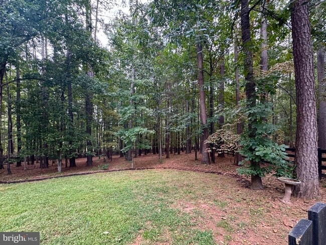 Building Photo - 11000 Farmview Way