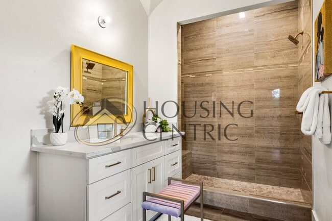 Building Photo - Breathtaking Luxury Custom Rental in Guard Gated Serrano Golf Community!!