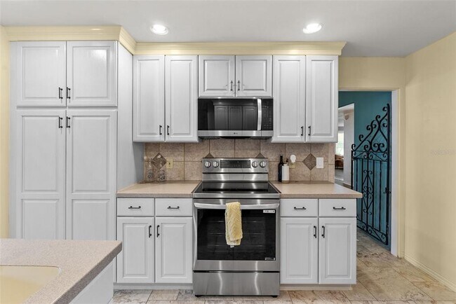 Building Photo - 1191 87th Ave N