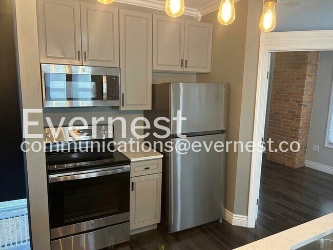 Building Photo - 112 Hanford St