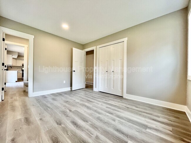 Building Photo - 818 Delray Ave SE