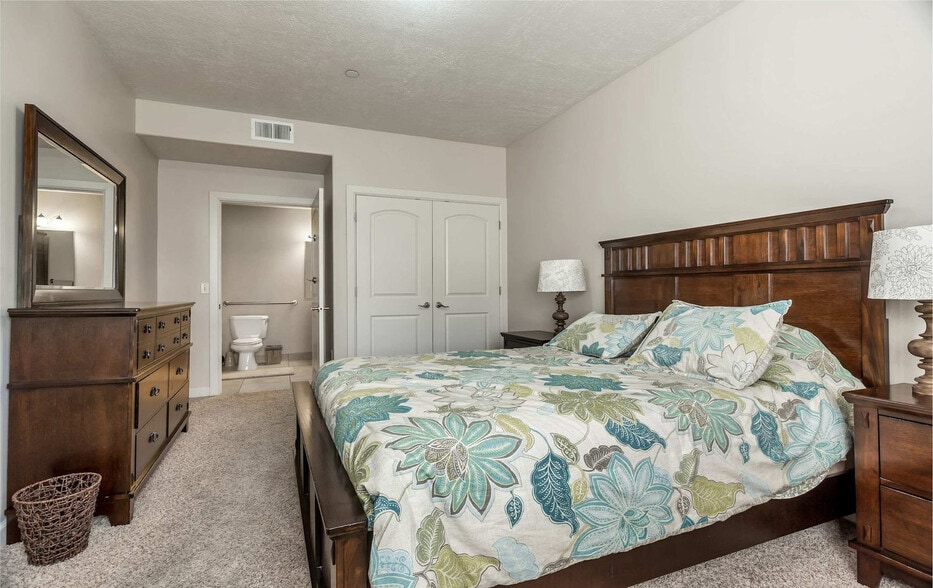 Building Photo - 606 W S Temple St