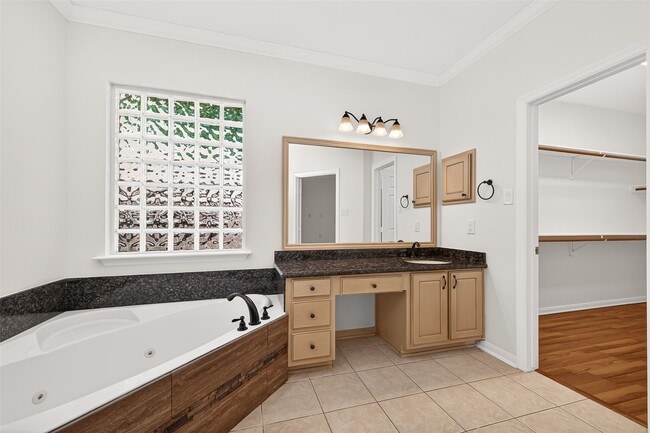 Building Photo - 22 Westwinds Cir