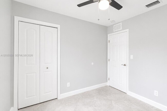 Building Photo - 6255 SW 62nd Ct