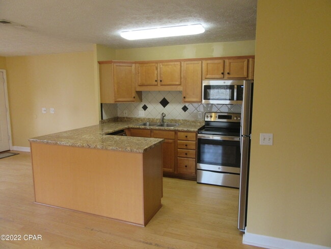 Building Photo - 820 Premier Dr