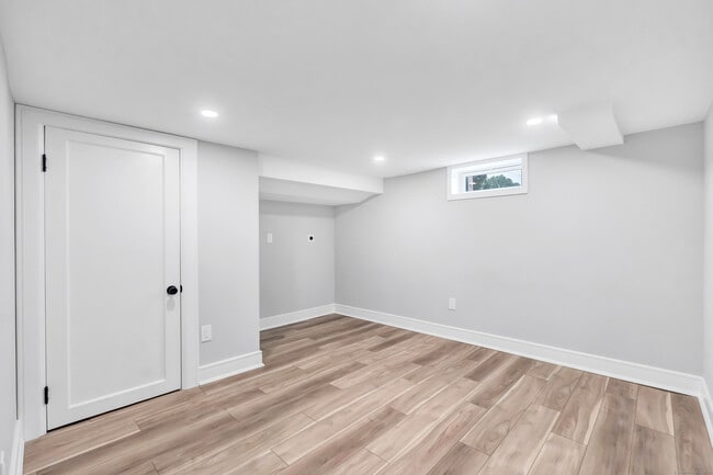 Building Photo - 116 Morse St