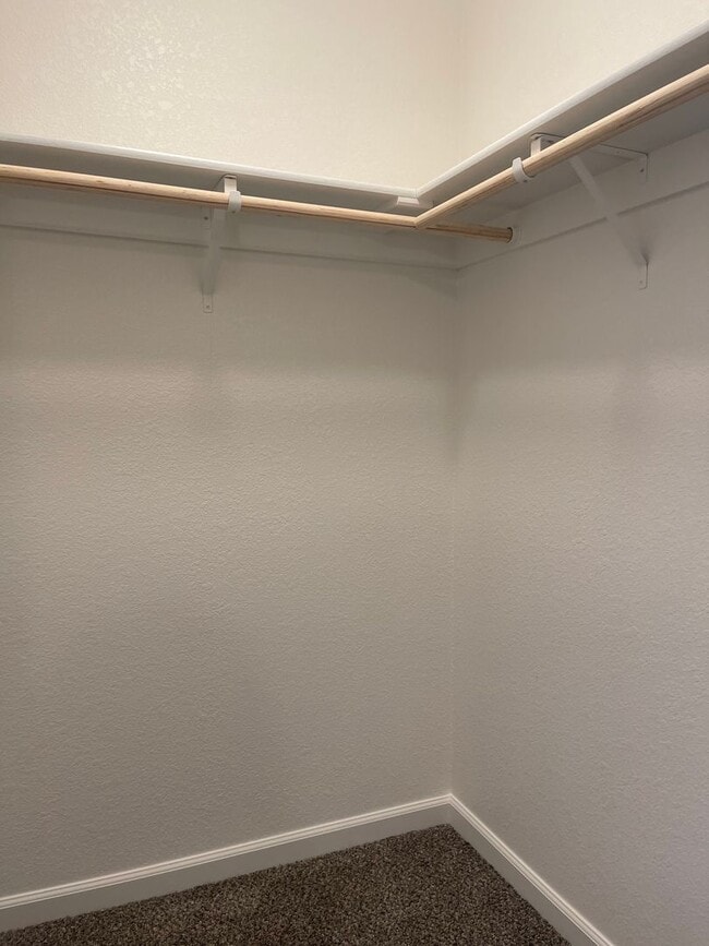 Building Photo - 2 WEEKS FREE RENT November Special - Townh...