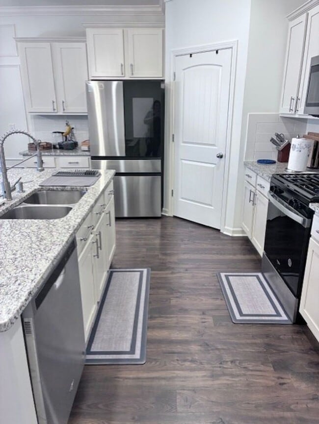 Building Photo - 224 Park Crest Run