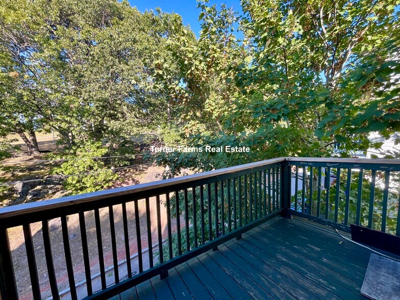 Building Photo - 49 Beech Glen St