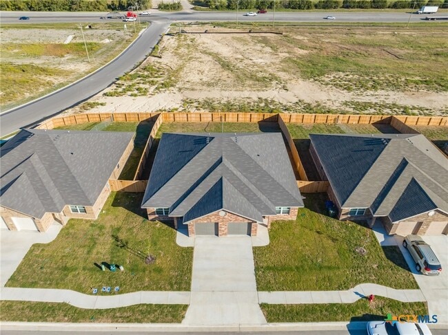 Building Photo - 107 Lost Trl