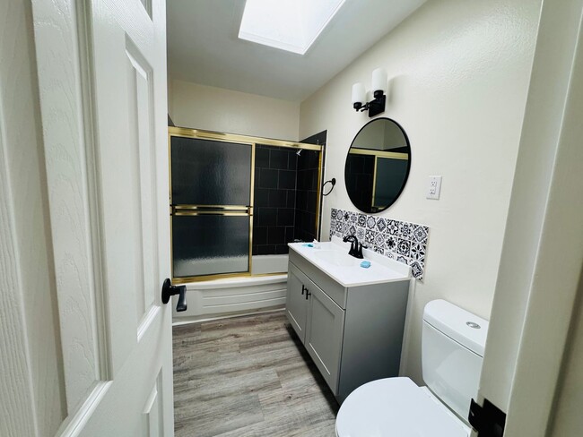 Building Photo - Ready to Fall in Love with Home Again?