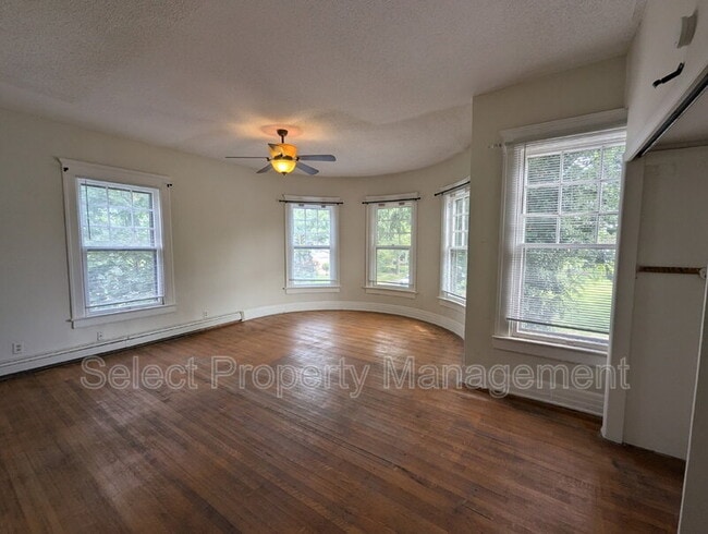 Building Photo - 1025 Crescent Ave