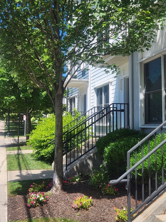Primary Photo - 80 Merrell Ave