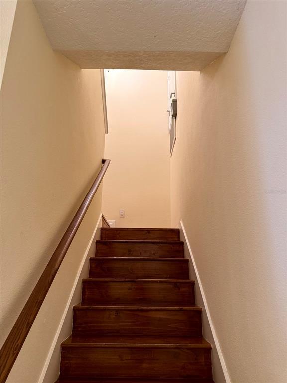 Building Photo - 2054 Royal Vista Ct