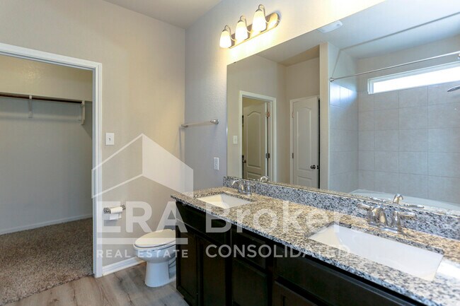 Building Photo - 1236 Grand Oak Trl