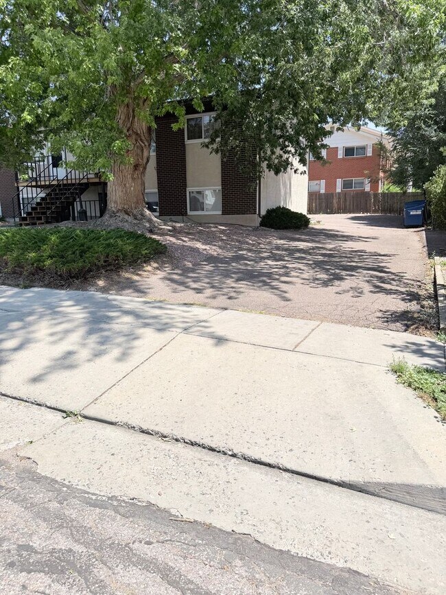 Building Photo - 1805 Eagle View Dr