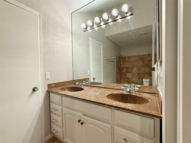 Building Photo - 30430 Arborg Dr