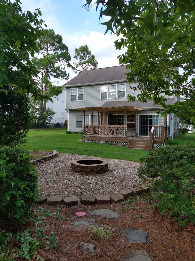 Building Photo - 103 Bobwhite Cir