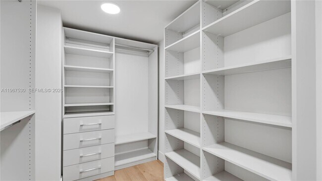 Building Photo - 555 NE 34th St